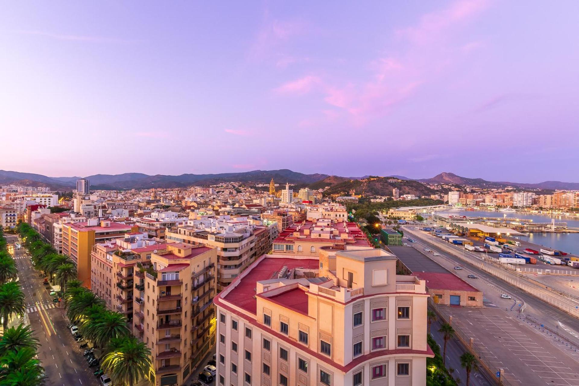 Apt Alameda De Colon Solo Familias Málaga Dış mekan fotoğraf